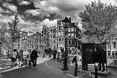 vespasienne à Amsterdam - n&b