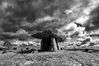 Dolmen de Poulnabrone - Irlande - n&b